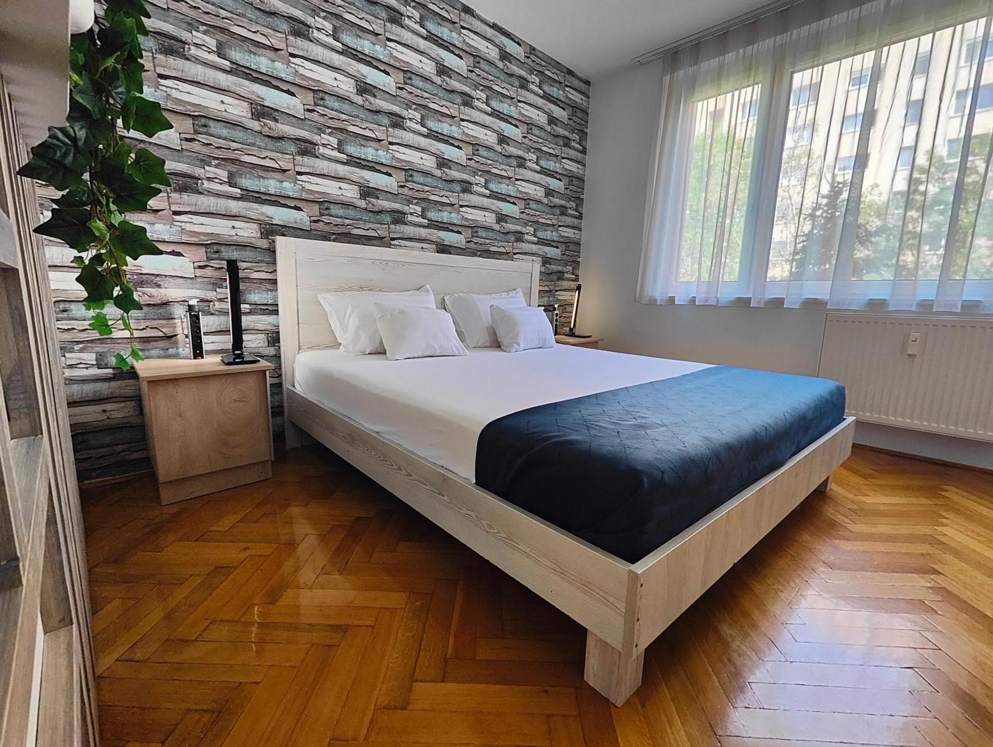 Comfort 14 -- Stylish City Apartment Netflix, Wi-Fi & Parking Мисколк Екстериор снимка