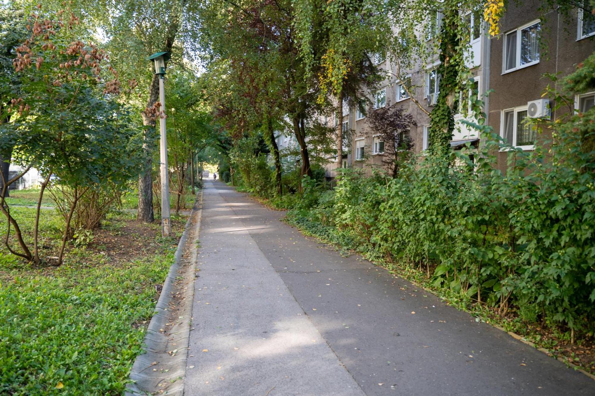 Comfort 14 -- Stylish City Apartment Netflix, Wi-Fi & Parking Мисколк Екстериор снимка